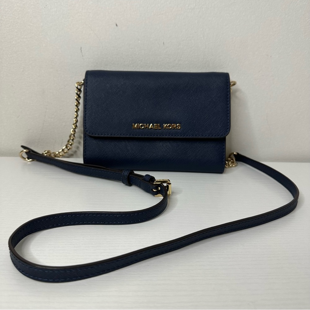 Michael Kors Jet Set Travel Crossbody Bag